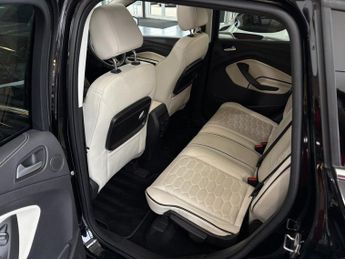 FORD KUGA 2.0 TDCi Vignale SUV 5dr Diesel Powershift AWD Euro 6 (s/s) (180