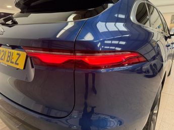 JAGUAR F-PACE 2.0 D200 MHEV R-Dynamic HSE SUV 5dr Diesel Auto AWD Euro 6 (s/s)
