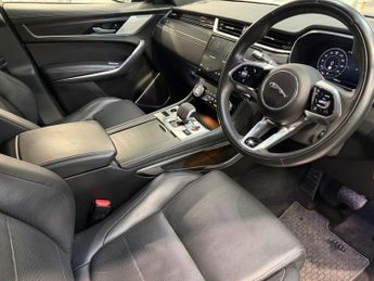 JAGUAR F-PACE 2.0 D200 MHEV R-Dynamic HSE SUV 5dr Diesel Auto AWD Euro 6 (s/s)