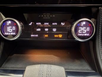 JAGUAR F-PACE 2.0 D200 MHEV R-Dynamic HSE SUV 5dr Diesel Auto AWD Euro 6 (s/s)