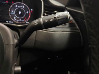 JAGUAR F-PACE 2.0 D200 MHEV R-Dynamic HSE SUV 5dr Diesel Auto AWD Euro 6 (s/s)