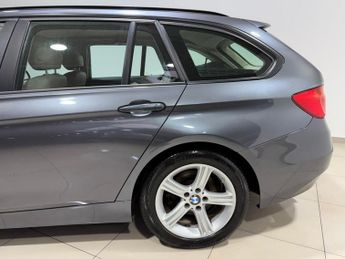 BMW 3 SERIES 2.0 320d SE Touring 5dr Diesel Auto xDrive Euro 5 (s/s) (184 ps)