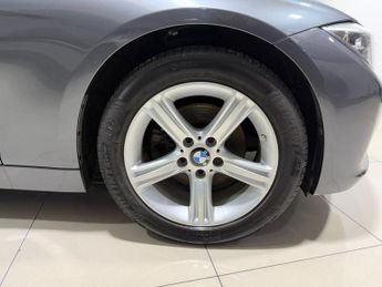 BMW 3 SERIES 2.0 320d SE Touring 5dr Diesel Auto xDrive Euro 5 (s/s) (184 ps)