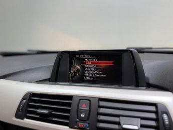 BMW 3 SERIES 2.0 320d SE Touring 5dr Diesel Auto xDrive Euro 5 (s/s) (184 ps)