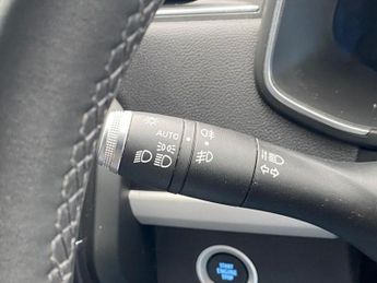 RENAULT ZOE R110 52kWh Iconic Hatchback 5dr Electric Auto (i) (107 bhp)