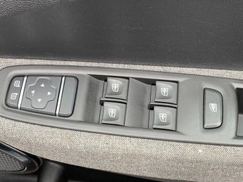 RENAULT ZOE R110 52kWh Iconic Hatchback 5dr Electric Auto (i) (107 bhp)