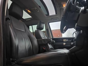 LAND ROVER DISCOVERY 4 3.0 SD V6 HSE SUV 5dr Diesel Auto 4WD Euro 5 (s/s) (255 bhp)