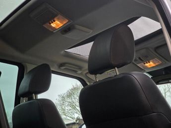 LAND ROVER DISCOVERY 4 3.0 SD V6 HSE SUV 5dr Diesel Auto 4WD Euro 5 (s/s) (255 bhp)