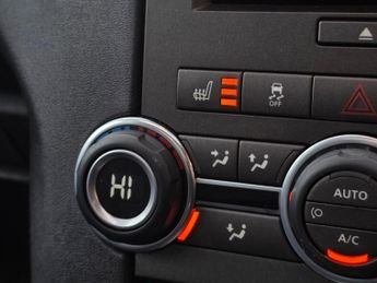 LAND ROVER DISCOVERY 4 3.0 SD V6 HSE SUV 5dr Diesel Auto 4WD Euro 5 (s/s) (255 bhp)