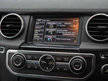 LAND ROVER DISCOVERY 4 3.0 SD V6 HSE SUV 5dr Diesel Auto 4WD Euro 5 (s/s) (255 bhp)