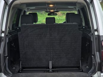 LAND ROVER DISCOVERY 4 3.0 SD V6 HSE SUV 5dr Diesel Auto 4WD Euro 5 (s/s) (255 bhp)