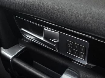 LAND ROVER DISCOVERY 4 3.0 SD V6 HSE SUV 5dr Diesel Auto 4WD Euro 5 (s/s) (255 bhp)