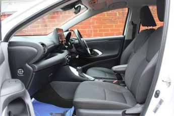 TOYOTA YARIS 1.5 VVT-h Icon Hatchback 5dr Petrol Hybrid E-CVT Euro 6 (s/s) (1