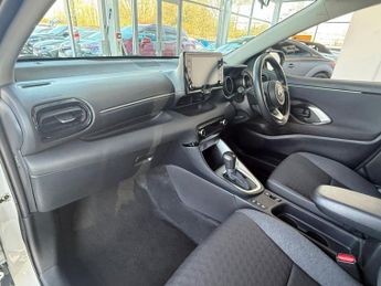 TOYOTA YARIS 1.5 VVT-h Design Hatchback 5dr Petrol Hybrid E-CVT Euro 6 (s/s) 