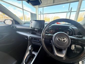 TOYOTA YARIS 1.5 VVT-h Design Hatchback 5dr Petrol Hybrid E-CVT Euro 6 (s/s) 