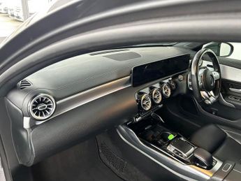 MERCEDES-BENZ A-CLASS 2.0 A35 AMG (Premium) Hatchback 5dr Petrol SpdS DCT 4MATIC Euro 