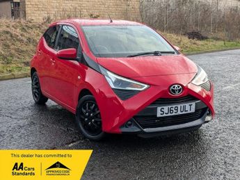 Toyota AYGO 1.0 VVT-i x-play Hatchback 5dr Petrol Manual Euro 6 (71 ps)