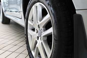 VOLVO XC60 2.4 D4 SE Lux Nav SUV 5dr Diesel Auto AWD Euro 6 (s/s) (190 ps)