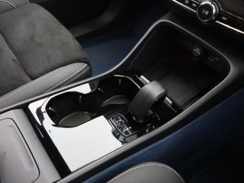 VOLVO XC40 Recharge 69kWh Core SUV 5dr Electric Auto (231 ps)