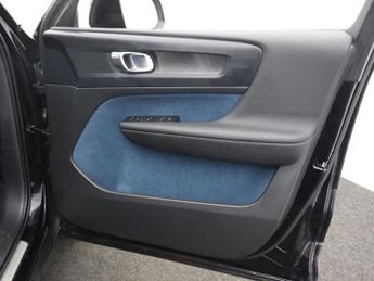 VOLVO XC40 Recharge 69kWh Core SUV 5dr Electric Auto (231 ps)