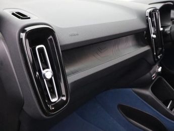 VOLVO XC40 Recharge 69kWh Core SUV 5dr Electric Auto (231 ps)