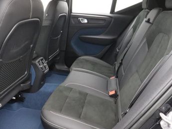 VOLVO XC40 Recharge 69kWh Core SUV 5dr Electric Auto (231 ps)