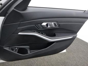 BMW 3 SERIES 2.0 330e 12kWh M Sport Touring 5dr Petrol Plug-in Hybrid Auto Eu