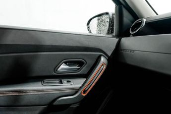 DACIA DUSTER 1.3 TCe Extreme SE SUV 5dr Petrol EDC Euro 6 (s/s) (150 ps)