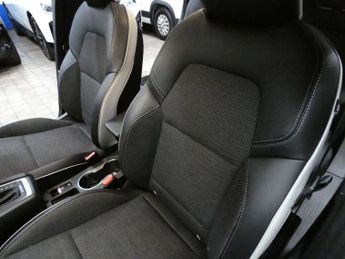 RENAULT CAPTUR 1.6 E-TECH 9.8kWh techno SUV 5dr Petrol Plug-in Hybrid Auto Euro