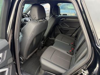 AUDI Q3 2.0 TFSI 40 S line SUV 5dr Petrol S Tronic quattro Euro 6-1 OWNE