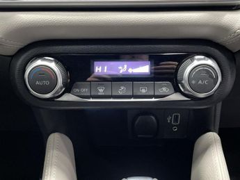 NISSAN MICRA 1.0 IG-T Tekna Hatchback 5dr Petrol XTRON Euro 6 (s/s) (92 ps)