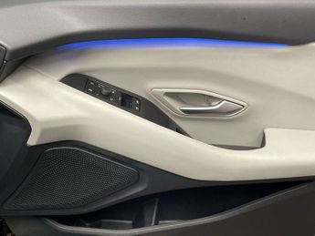 FORD EXPLORER Extended Range 77kWh Premium SUV 5dr Electric Auto (286 ps)