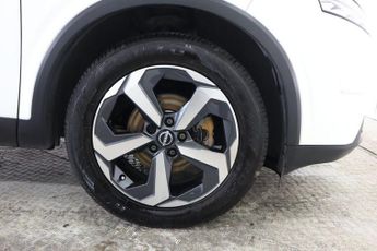 NISSAN QASHQAI 1.3 DIG-T MHEV N-Connecta XTRON Euro 6 (s/s) 5dr
