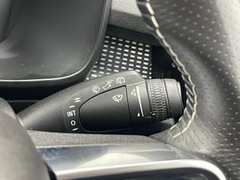 VOLVO XC40 2.0 B4 MHEV R-Design Pro SUV 5dr Petrol Hybrid Auto AWD Euro 6 (