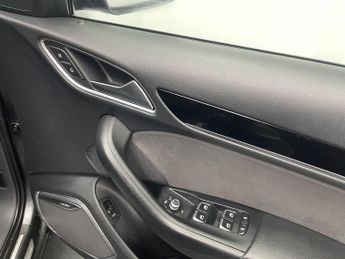 AUDI Q3 2.0 TFSI Black Edition SUV 5dr Petrol S Tronic quattro Euro 6 (s