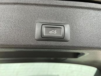 AUDI A4 AVANT 2.0 TDI 35 Technik Estate 5dr Diesel S Tronic Euro 6 (s/s) (163 