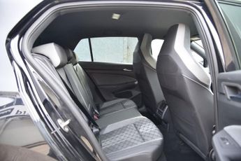 VOLKSWAGEN GOLF 1.5 eTSI MHEV R-Line Hatchback 5dr Petrol Hybrid DSG Euro 6 (s/s