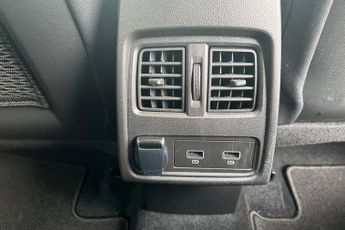 RENAULT CAPTUR 1.6 E-TECH 9.8kWh techno SUV 5dr Petrol Plug-in Hybrid Auto Euro