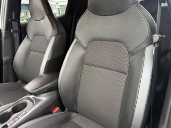 NISSAN JUKE 1.6 N-Connecta SUV 5dr Petrol Hybrid Auto Euro 6 (143 ps)