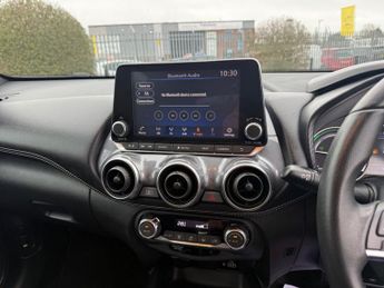 NISSAN JUKE 1.6 N-Connecta SUV 5dr Petrol Hybrid Auto Euro 6 (143 ps)
