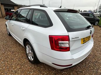 SKODA OCTAVIA 1.6 TDI SE Estate 5dr Diesel Manual Euro 6 (s/s) (115 ps)