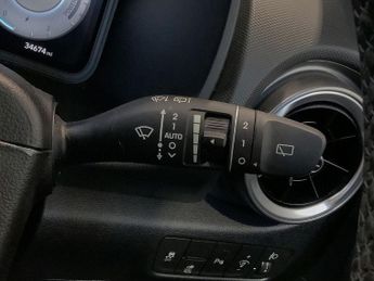 HYUNDAI KONA 64kWh Premium SUV 5dr Electric Auto (10.5kW Charger) (204 ps)