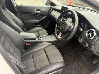 MERCEDES-BENZ GLA 1.6 GLA180 Urban Edition SUV 5dr Petrol 7G-DCT Euro 6 (s/s) (122