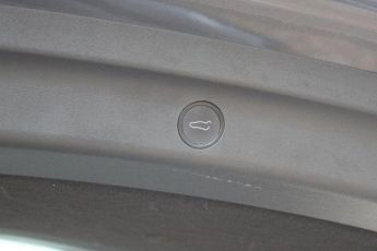 TESLA MODEL Y (Dual Motor) Long Range SUV 5dr Electric Auto 4WDE (384 bhp)