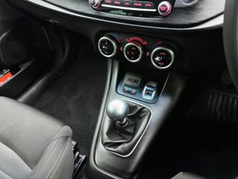 ALFA ROMEO GIULIETTA 2.0 JTDM-2 Tecnica Hatchback 5dr Diesel Manual Euro 6 (s/s) (150
