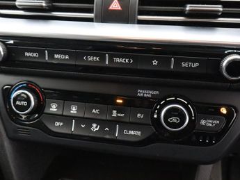 KIA NIRO 64kWh 2 SUV 5dr Electric Auto (201 bhp)