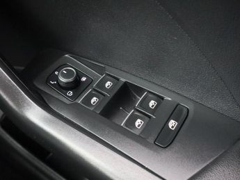 VOLKSWAGEN T-CROSS 1.0 TSI MOVE SUV 5dr Petrol DSG Euro 6 (s/s) (110 ps)