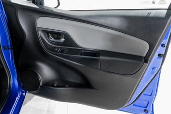 TOYOTA YARIS 1.5 VVT-h Icon Tech Hatchback 5dr Petrol Hybrid E-CVT Euro 6 (s/