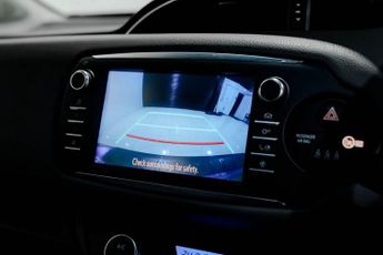 TOYOTA YARIS 1.5 VVT-h Icon Tech Hatchback 5dr Petrol Hybrid E-CVT Euro 6 (s/