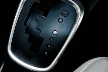 TOYOTA YARIS 1.5 VVT-h Icon Tech Hatchback 5dr Petrol Hybrid E-CVT Euro 6 (s/